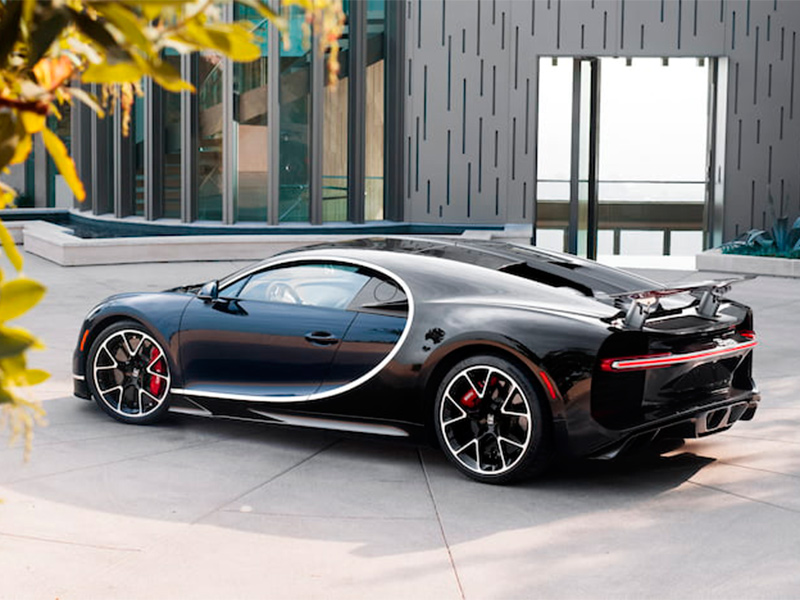 سيارة بوغاتي شيرون الجديدة: مواصفات وإمكانات تضعها في المقدمة